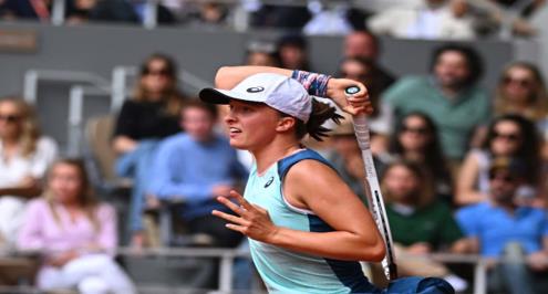 البولندية شفيونتيك تتوج ببطولة رولان جاروس للمرة الثانية